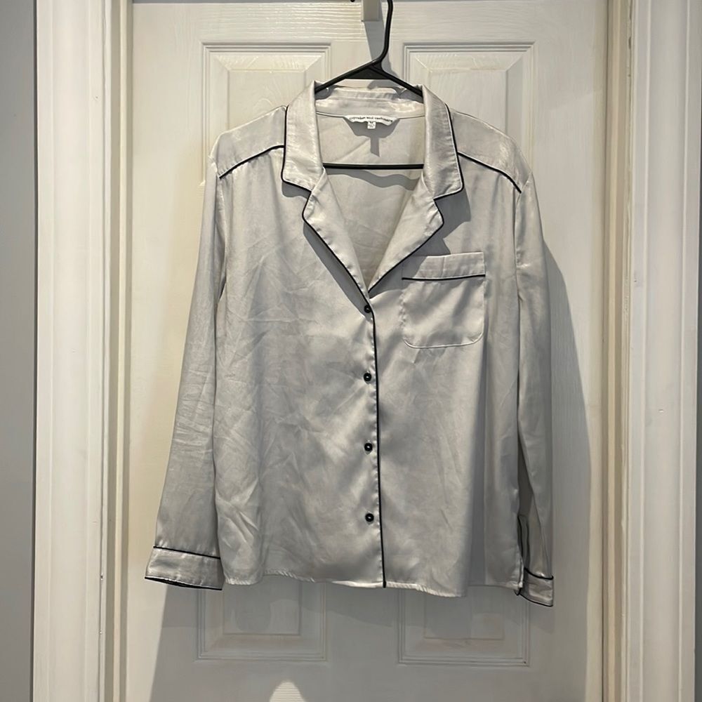 Cupcakes & Cashmere button down collared pajama top SZ medium